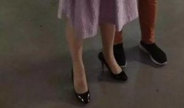穿高跟鞋视频在线观看,跟随视频领略时尚风采